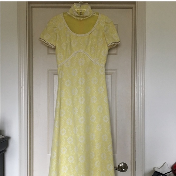 Vintage Dresses & Skirts - Vintage yellow floral size 2 dress